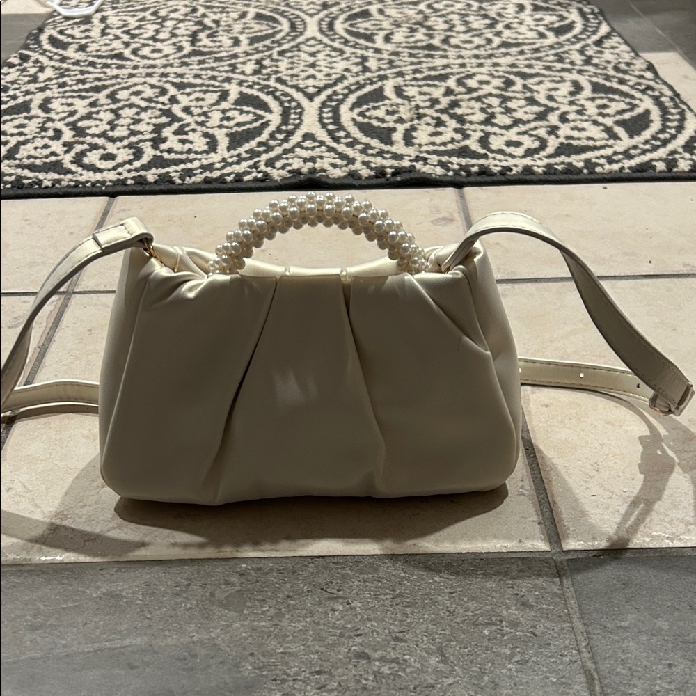 Elegant Cream Handbag with Pearl Handle